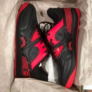 Brand new men’s gucci basket sneakers with box fits